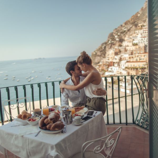 Honeymoon Travel Tips From a Luxury Travel Advisor Featured Image