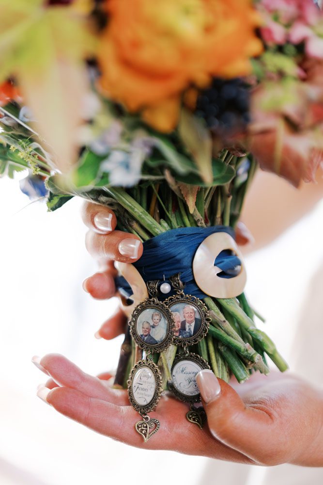 Remembering loved ones on bouquet